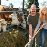 Bauer sucht Frau 2014 – Gottfried und Martina bei den Kühen