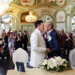 Hubert und Matthias – Die Hochzeit – Matthias und Hubert küssen sich
