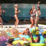 Love Island 2020 Tag 5 – Ausgelassen auf der Pool-Party