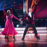 Let’s Dance 2021 Show 1 – Auma Obama und Andrzej Cibis tanzen langsamen Walzer