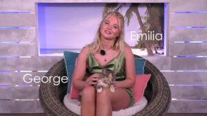 Love Island 2021 Tag 11 - Emilia mit Villa-Katze George