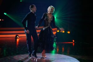 Let's Dance 2021 Finale - Valentina Pahde und Valentin Lusin tanzen Wiener Walzer