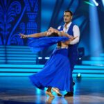 Let’s Dance 2022 Show 1 – Timur Ülker und Malika Dzumaev tanzen Quickstep